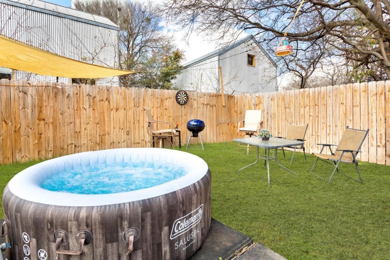 Spacious Lux 3br 3ba W 12 Arcade Games & Hottub- W Private Garage & Private Backyard Ferienhaus San Antonio